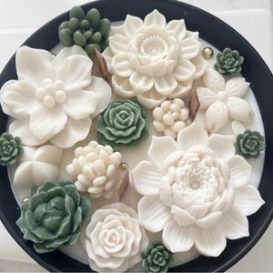 Elegant White and Green Floral Candle (Black Tea & Honeysuckle Scent)